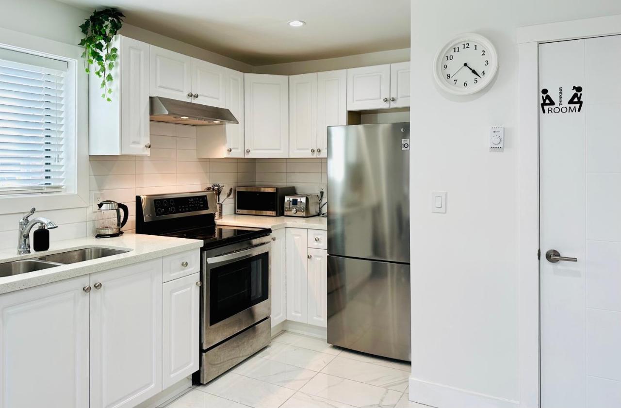 2Br 1.5Ba Full Kitchen Private Guest House - Free Parking - Central Location فانكوفر المظهر الخارجي الصورة